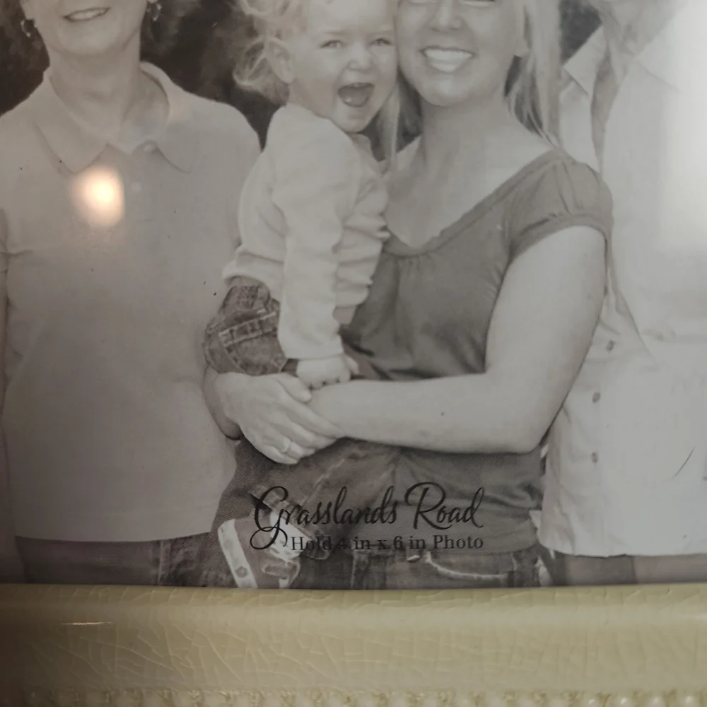 Cream Photo Frame - Picture 11 of 11